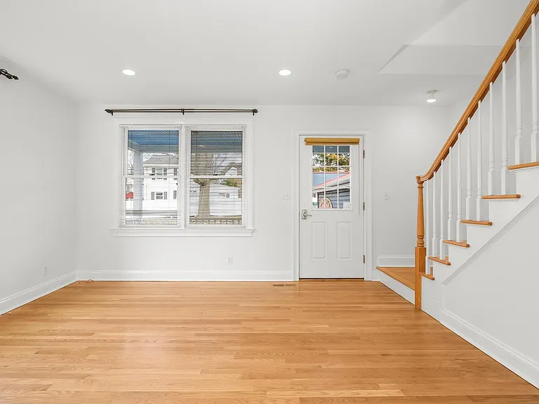 72 Orchard St — Photo 4