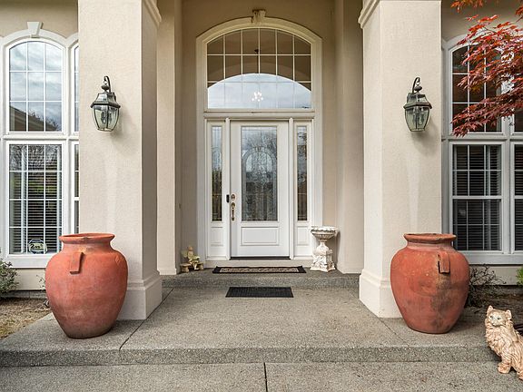 2nd image of 660 Coutant Ln