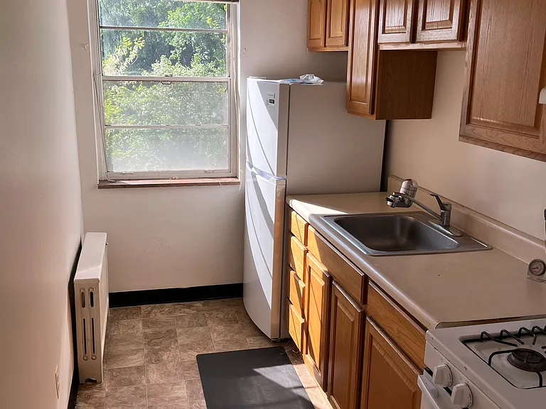 2222 Broadway Ave #203 — Photo 11