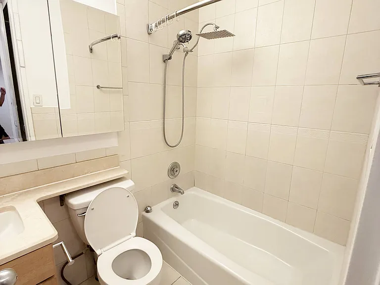 235 E 40th St #12E — Photo 12