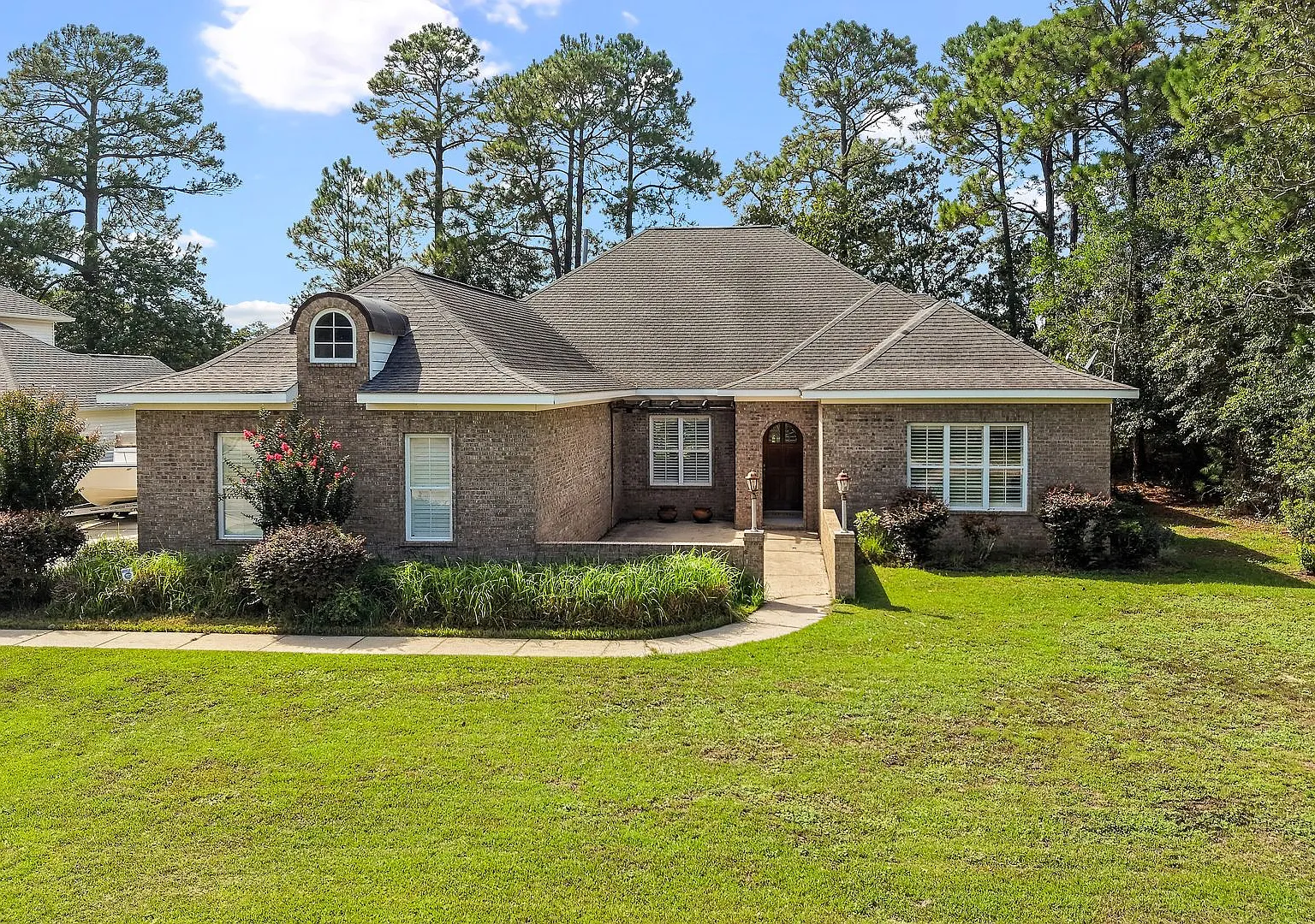 632 Magnolia Circle — Photo 1