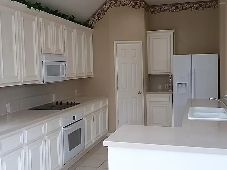 22735 April Springs Ln — Photo 9