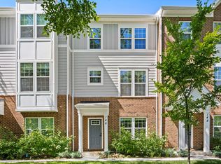 146 Canterbury Way, Lake Zurich, IL 60047