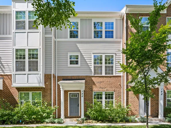 146 Canterbury Way, Lake Zurich, IL 60047