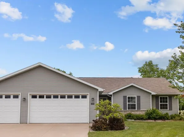 519 Block Rd, Combined Locks, WI 54113