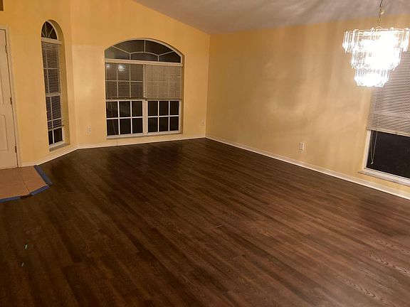 3rd image of 9410 Oak Meadow Ct