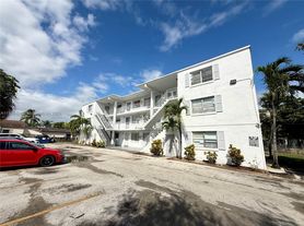 8262 NE 1st Ave, Miami, FL