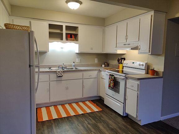 2nd image of 5870 Ponderosa Dr APT 5