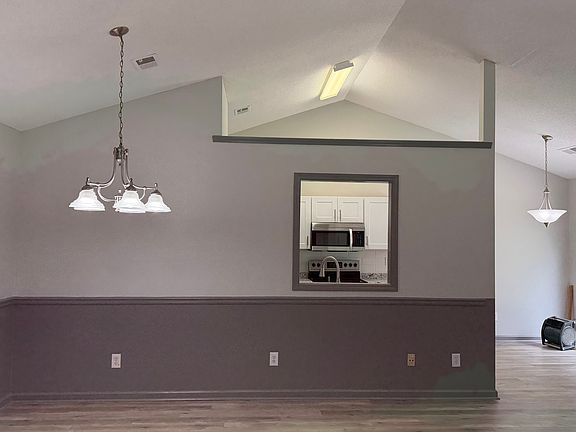 4th image of 5853 Riverside Walk Dr