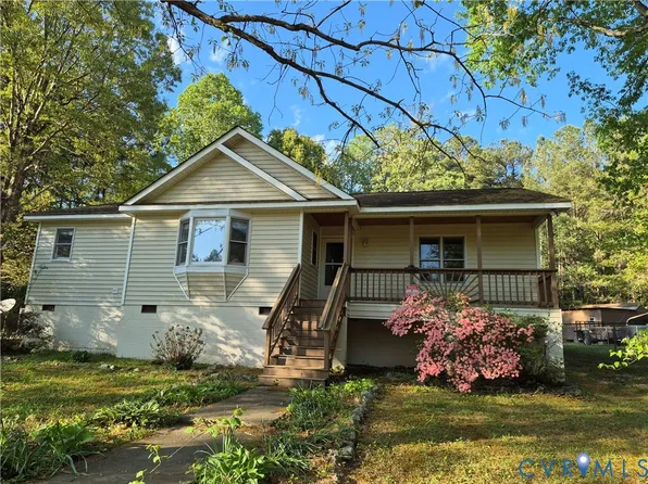 307 Whispering Pine Ln, Bumpass, VA 23024