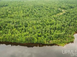 1 Red Barn Rd, Hancock, MI 49930