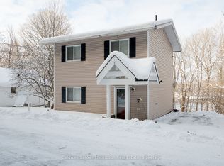 16 Walpole St, Huntsville, ON P1H 1V3