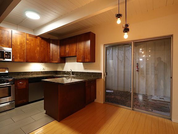 4th image of 11571 Ohio Ave APT 2
