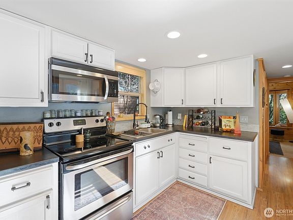 5th image of 1546 Reservation Road SE #61