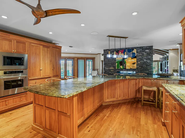 90 Lighthouse Dr — Photo 11