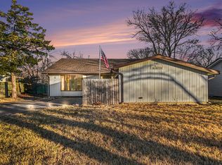 5506 SW 19th St, Topeka, KS 66604