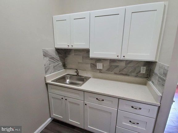 3rd image of 6632 Germantown Ave #202