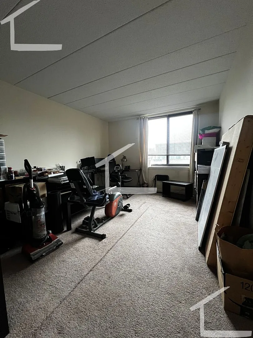 huge 2 bed in Allston — Photo 2