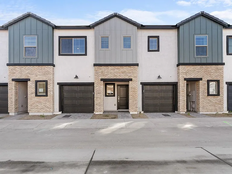 2831 W White Feather Ln — Photo 1