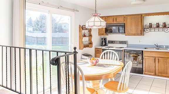 4th image of 39 Alderbush Ln