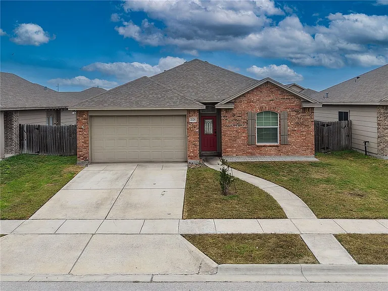 2126 Oso Bay Preserve Dr — Photo 1