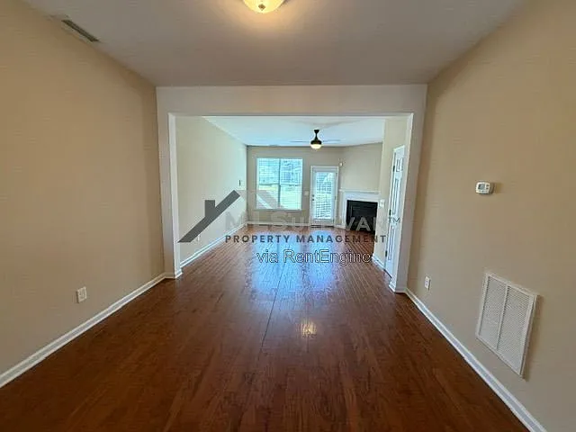 100 Stratford Lakes Dr #221 — Photo 3