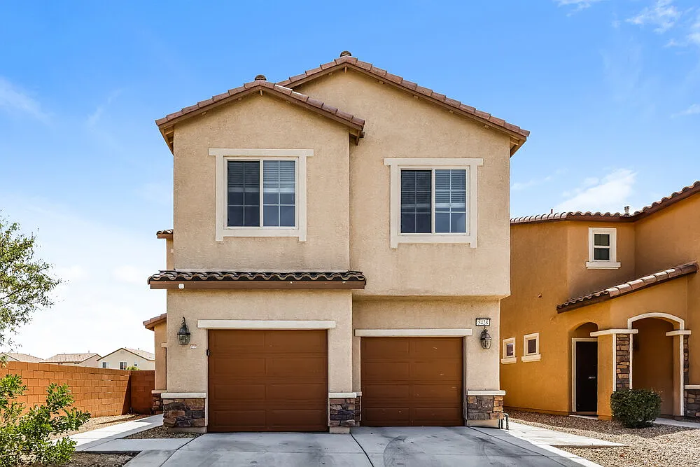 3 bed, 2.5 bath, 1498 sqft, $1,860 — Photo 1