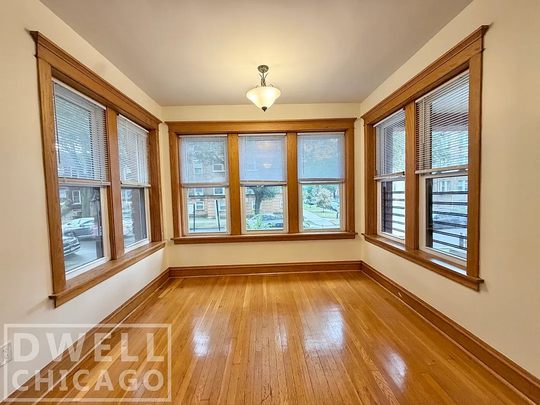 2 bed, 1000 sqft, $2,100 — Photo 2