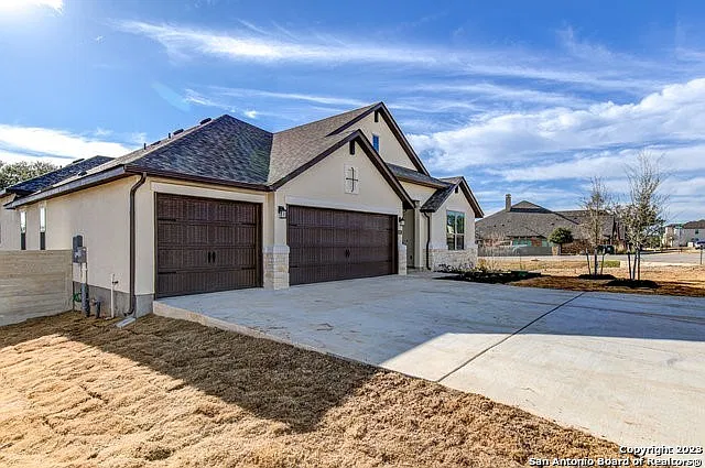 5 bed, 3.0 bath, 3033 sqft, $3,995 — Photo 2