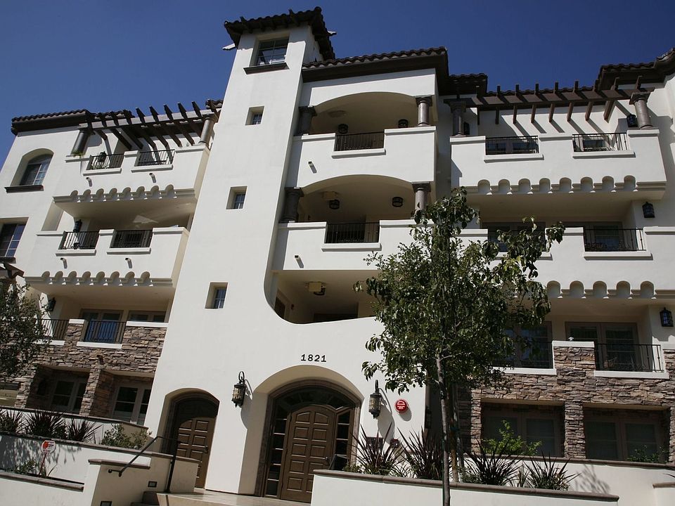 2nd image of 1821 Fairburn Ave APT 101