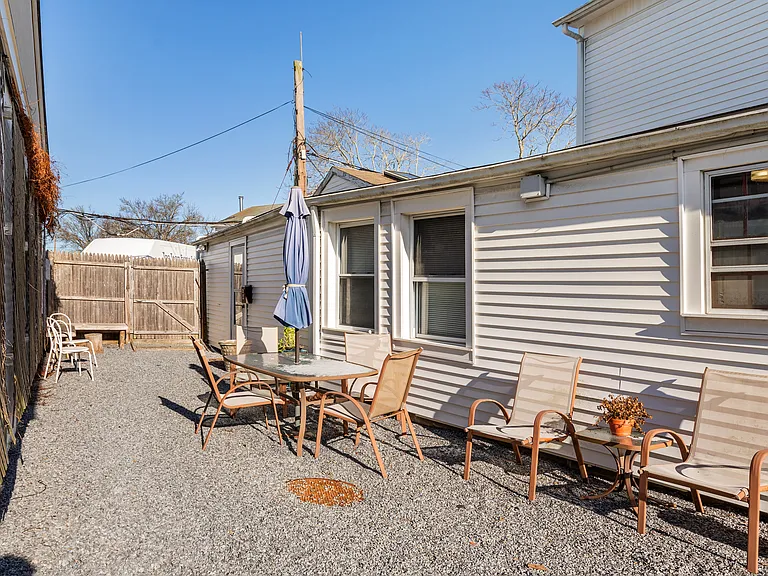 89 Jobs Ln #4 — Photo 9
