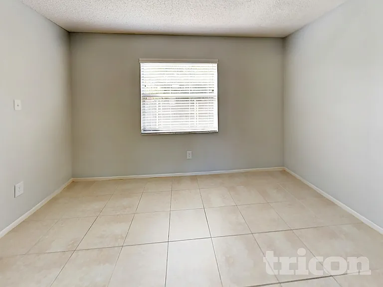 266 Iowa Woods Cir — Photo 6