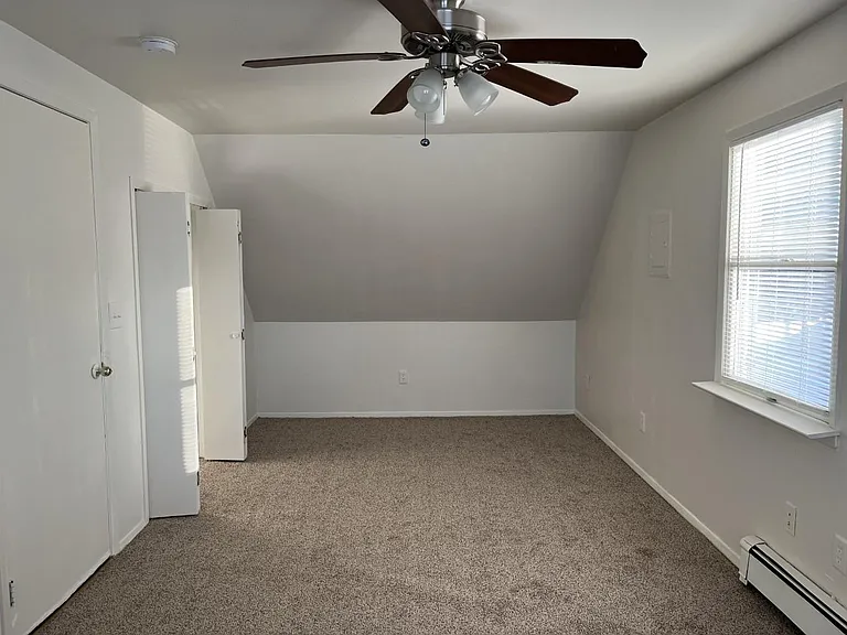 210 Cypress Ln W — Photo 5