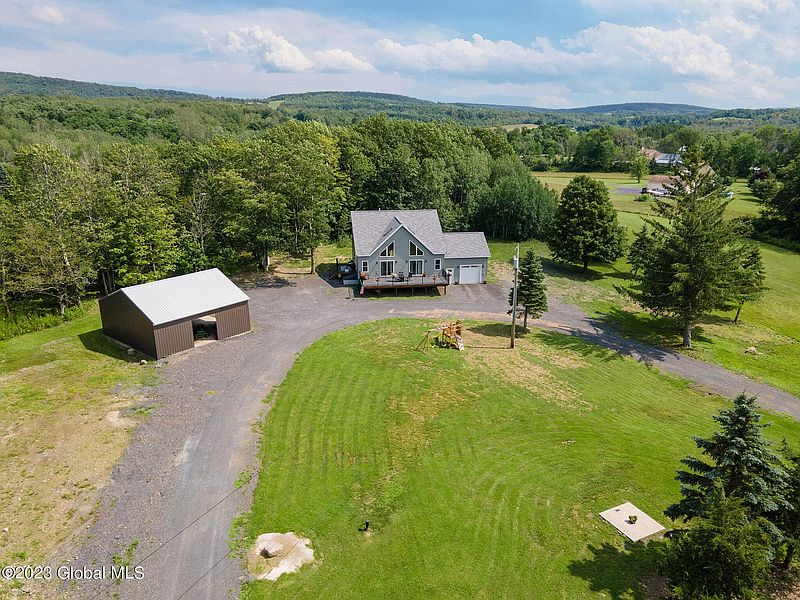 2nd image of 1353 Thacher Park Road