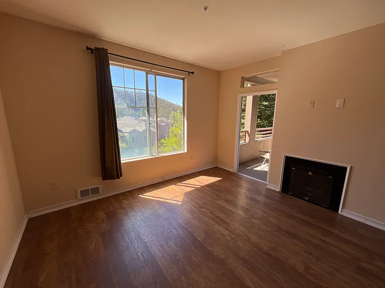280 Caldecott Ln #208 — Photo 5