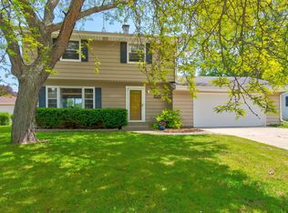 244 S Claremont Rd, Saukville, WI 53080