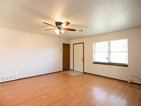 4th image of 6424 NW Columbia Ave