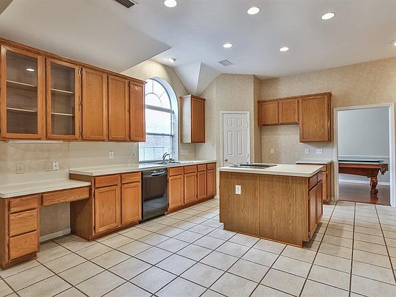 5th image of 15111 Trumpet Vine Ln