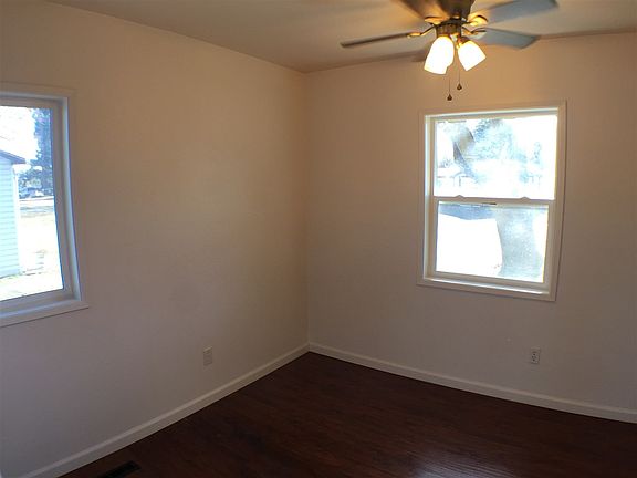 5th image of 8505 E Alki Ave