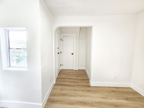 4th image of 11128 S Budlong Ave #1