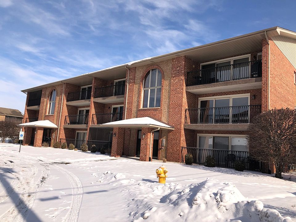 1st image of 8202 W 111th St Unit 2C