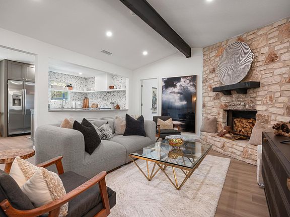 2nd image of 708 El Viejo Camino