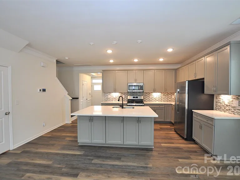536 Laurel Walk Ln — Photo 16