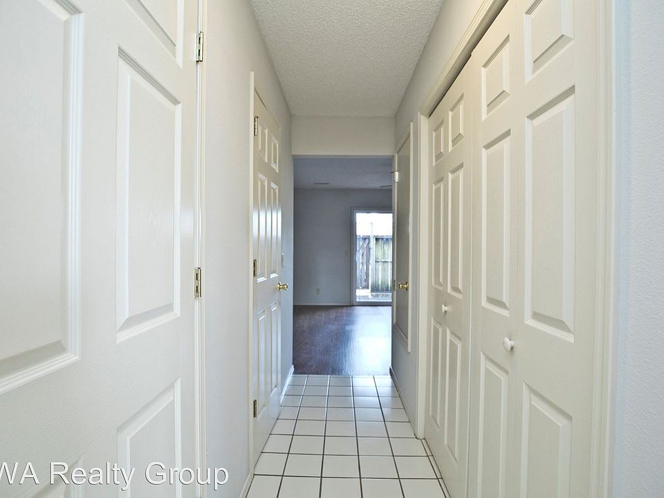 1st image of 1404B Camellia Dr