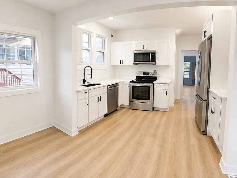 65 Dubois Ave #A — Photo 7
