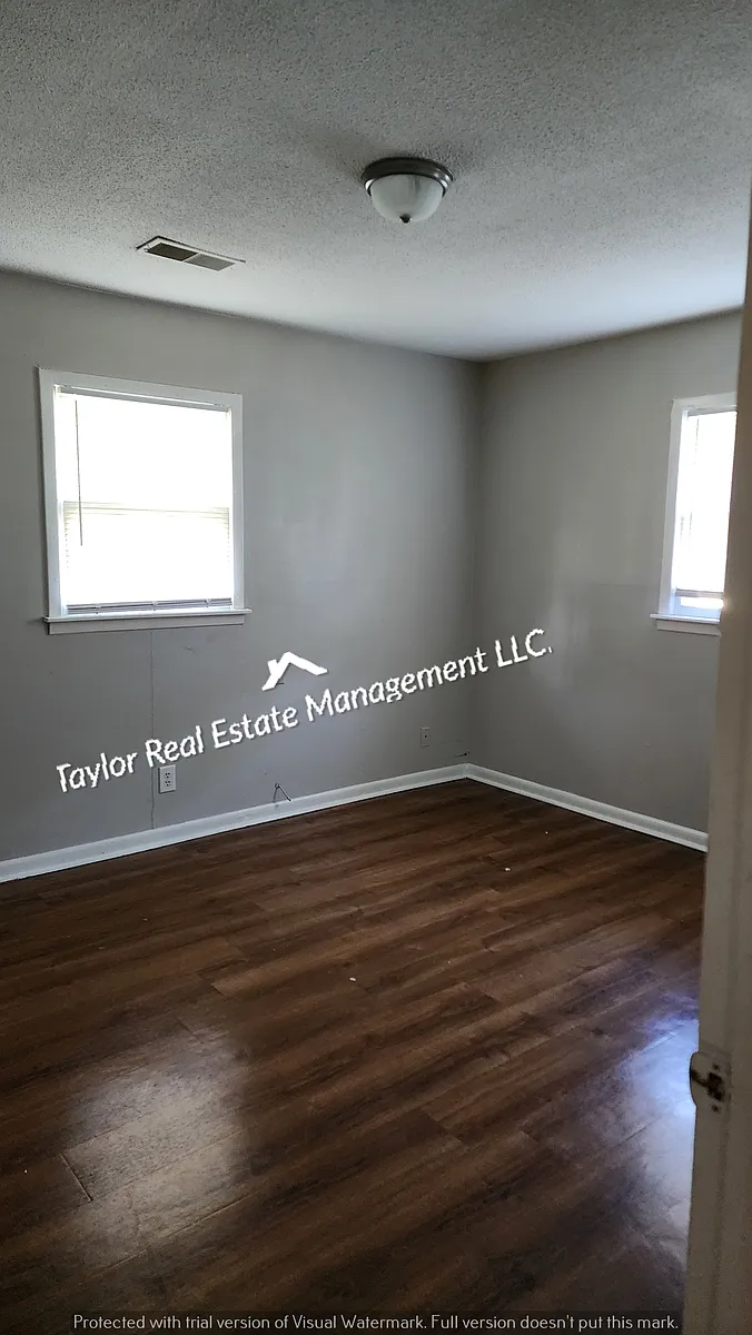 Building Photo - 102 Doris Ln #A