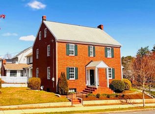 901 Monroe St, Fredericksburg, VA