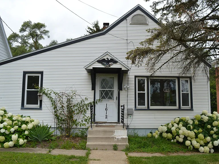 1612 Packers Ave — Photo 11