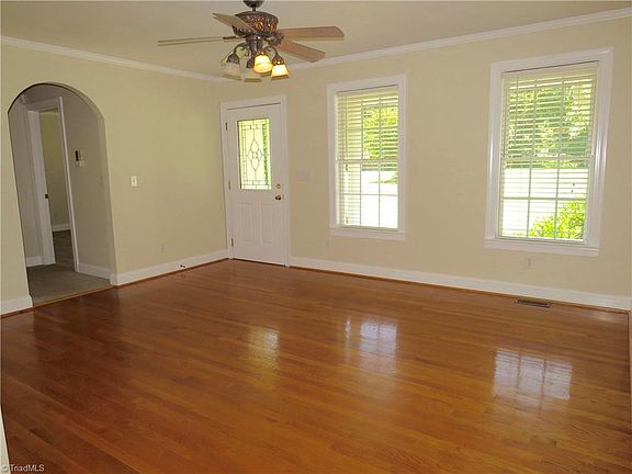 3rd image of 2103 Richardson Dr