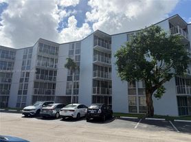 7165 NW 186th St, Hialeah, FL